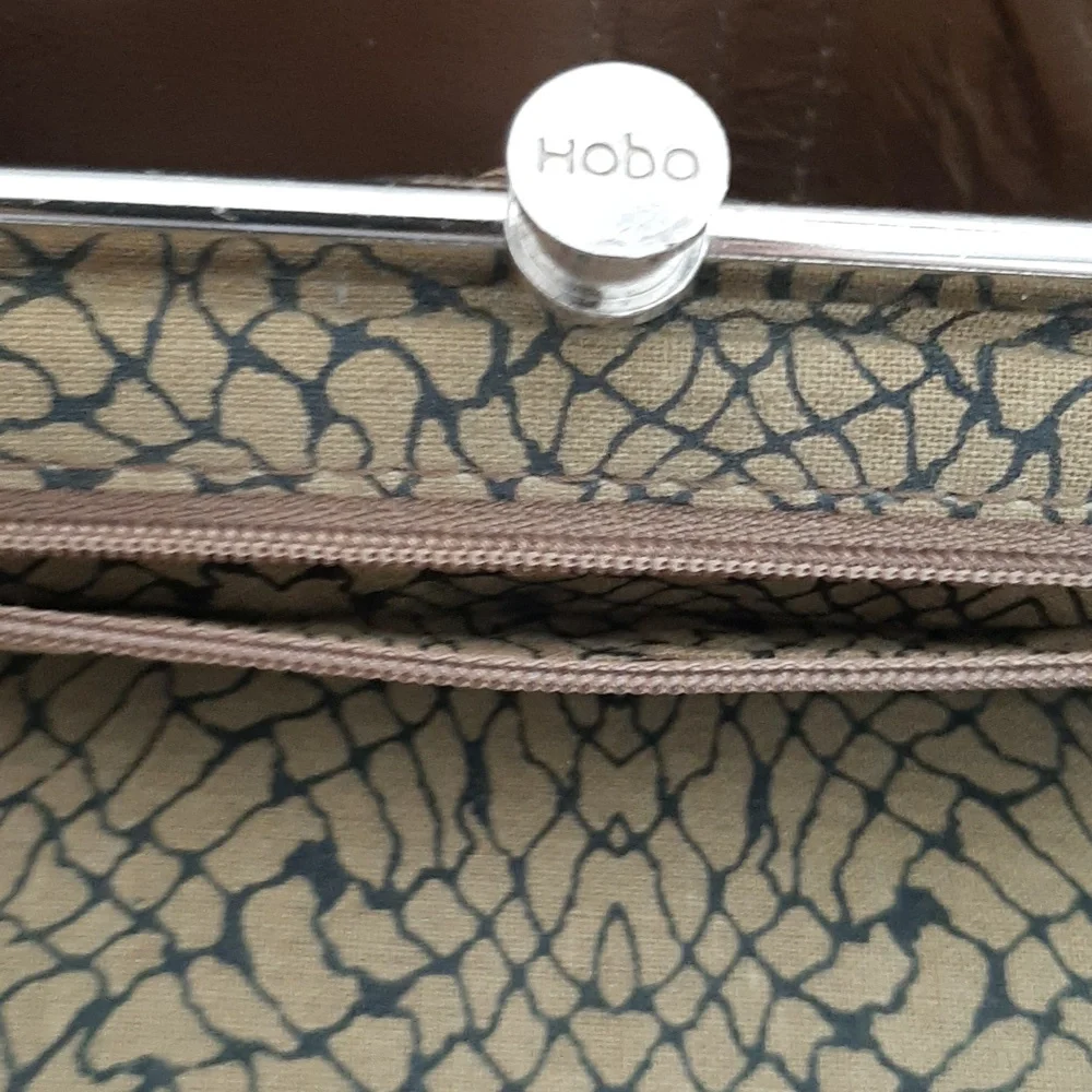 HOBO Lauren Wallet - Picture 4 of 13